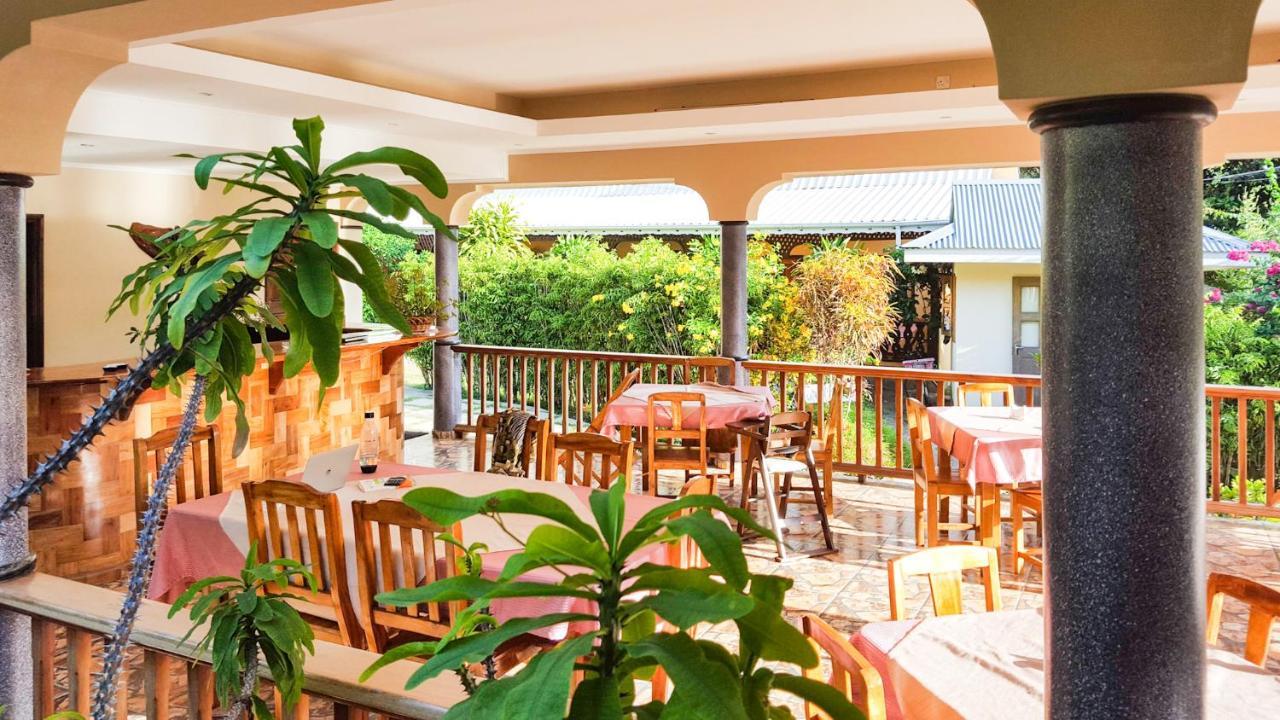 Bernique Guesthouse La Digue Bagian luar foto