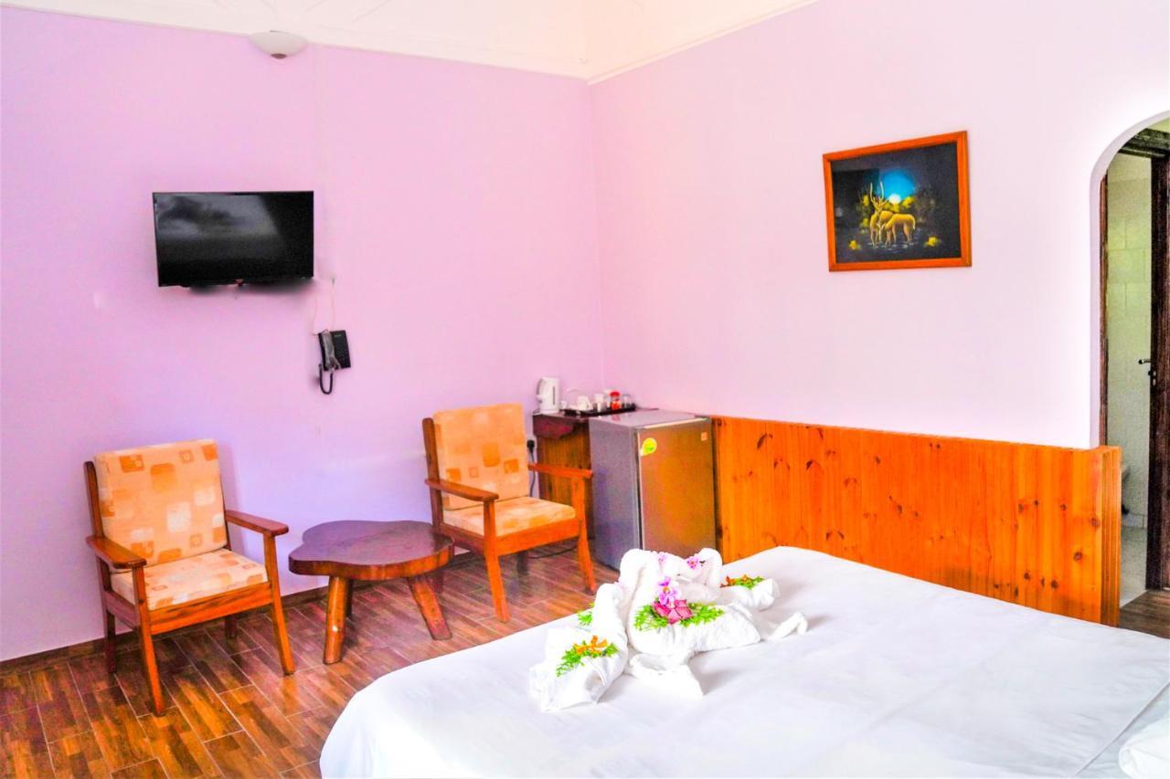 Bernique Guesthouse La Digue Bagian luar foto