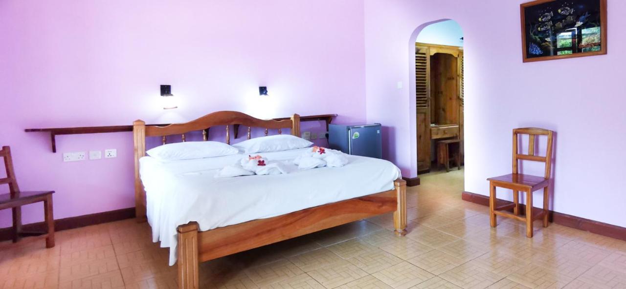 Bernique Guesthouse La Digue Bagian luar foto