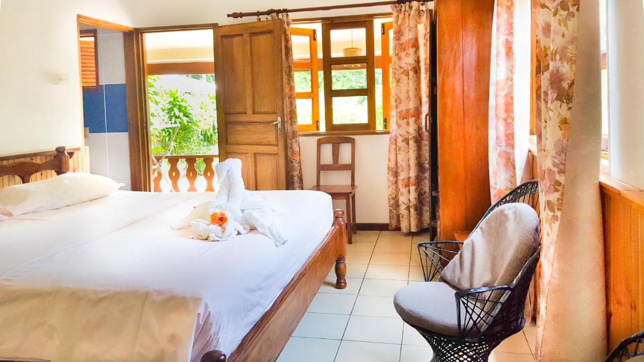 Bernique Guesthouse La Digue Bagian luar foto